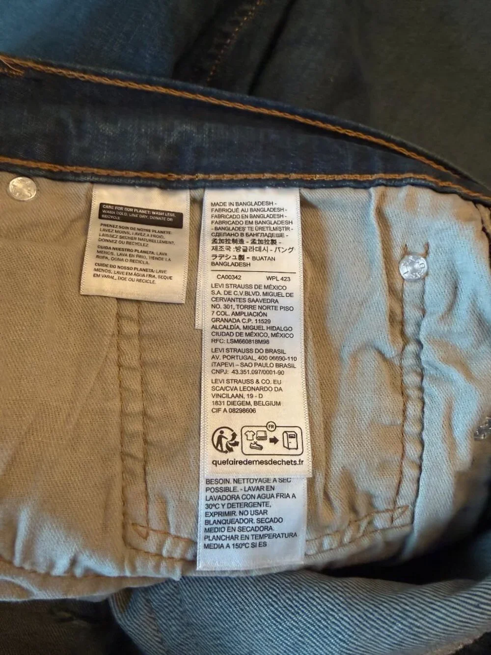 Levi's 514 - Faded Wash - 40x30 Like New